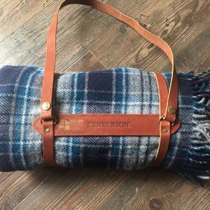 NEW Pendleton Blanket w/ Leather strap.  Has tags